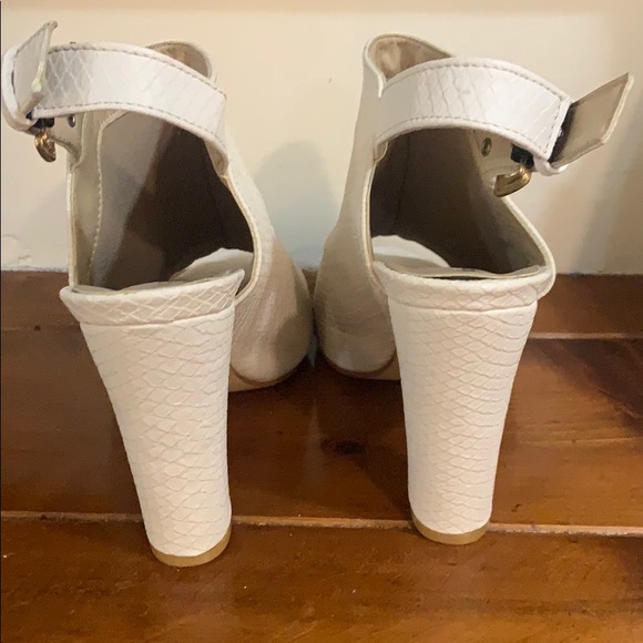 White booties - Picture 2 of 4